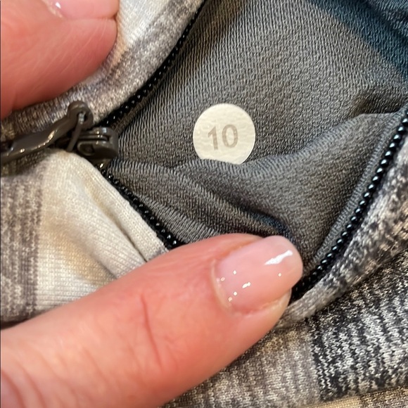 Lululemon Striped Gray and White Long sleeved pullover - Picture 4 of 5